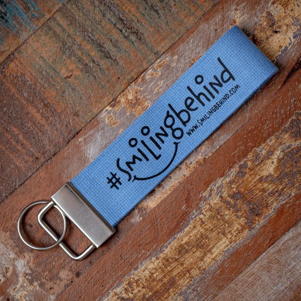 #SMILINGBEHIND Schlüsselband