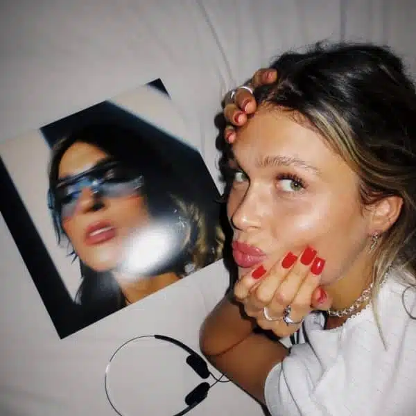 Anaïs with EP