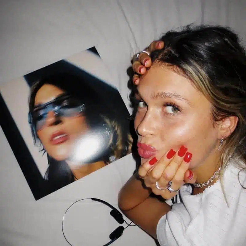 Anaïs with EP