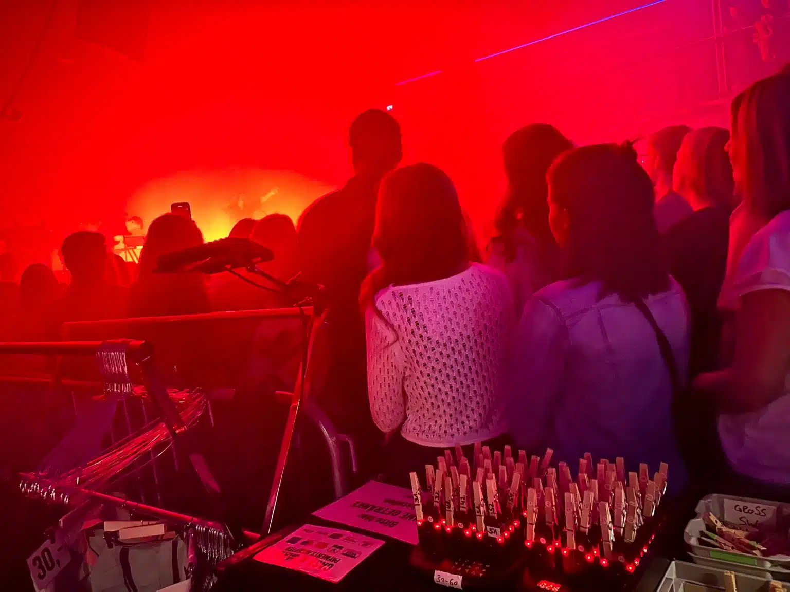 Mayberg Tour 2025 mit einzigartigem Merch-Konzept 2 Mayberg Print@Show 2025, Stage